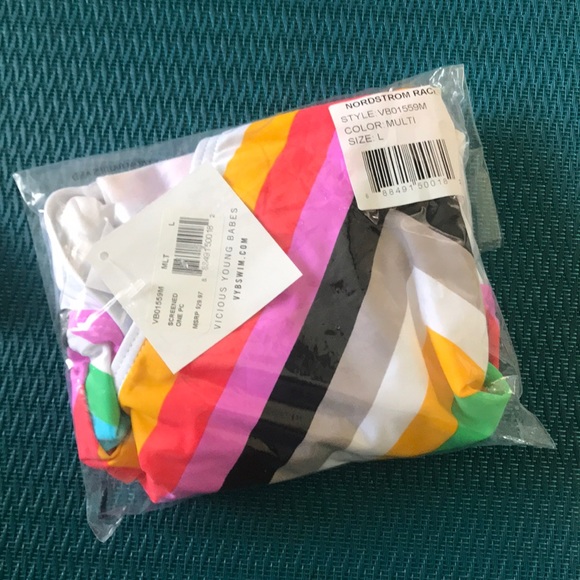 ⛱ VYB SCREENED ONE PIECE SWIMSUIT SIZE: Large ⛱ - Picture 8 of 8